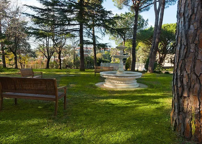 Otel Ele Park Pamphili